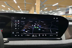 valkoinen Audi A6 e-tron 2025 kuva 17.
