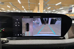 valkoinen Audi A6 e-tron 2025 kuva 19.