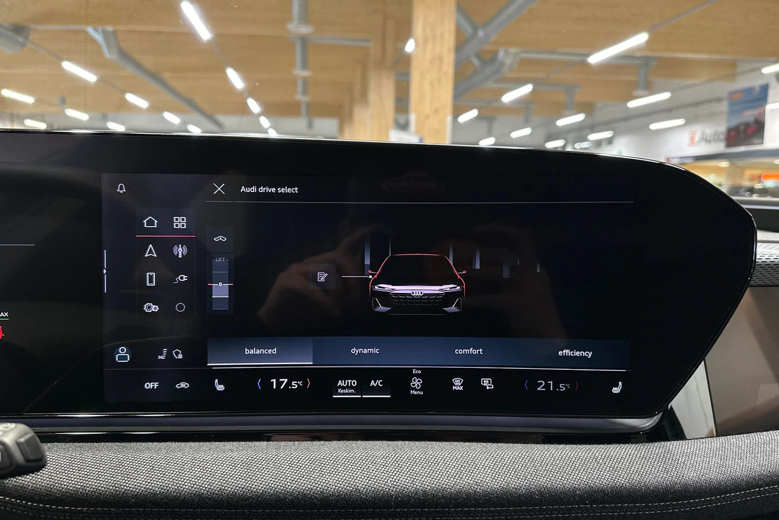 valkoinen Audi A6 e-tron 2025 kuva 20.