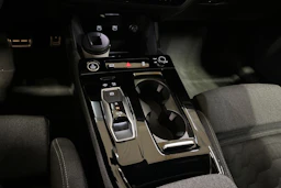 valkoinen Audi A6 e-tron 2025 kuva 25.
