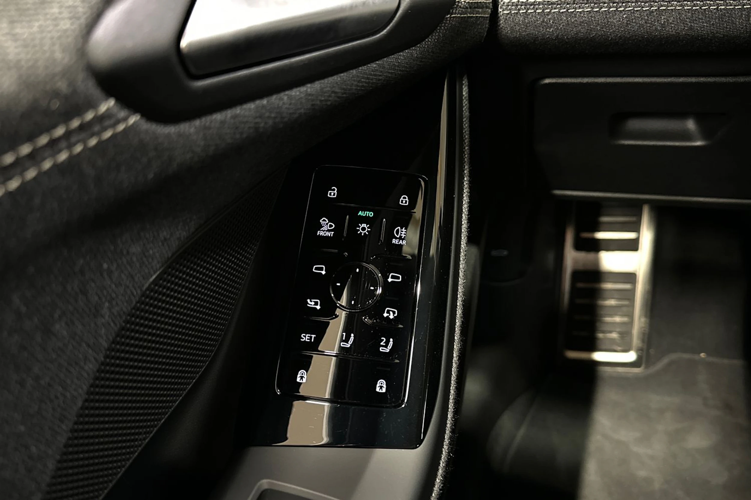 valkoinen Audi A6 e-tron 2025 kuva 30.