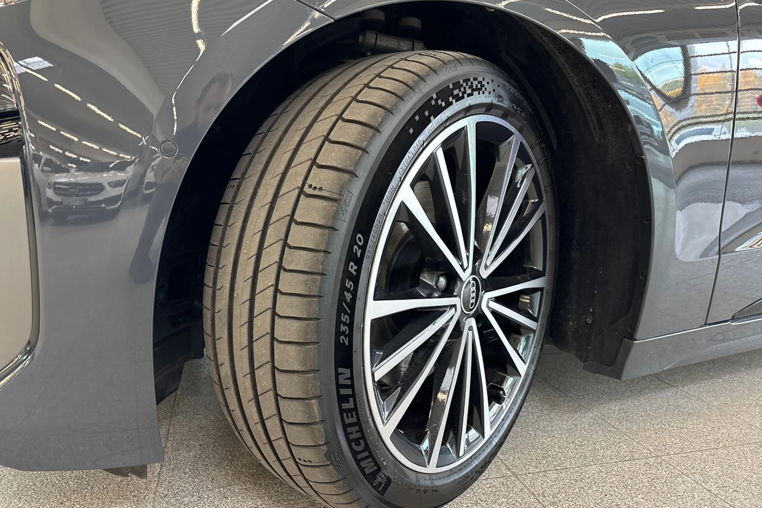 harmaa Audi A6 e-tron 2025 kuva 10.