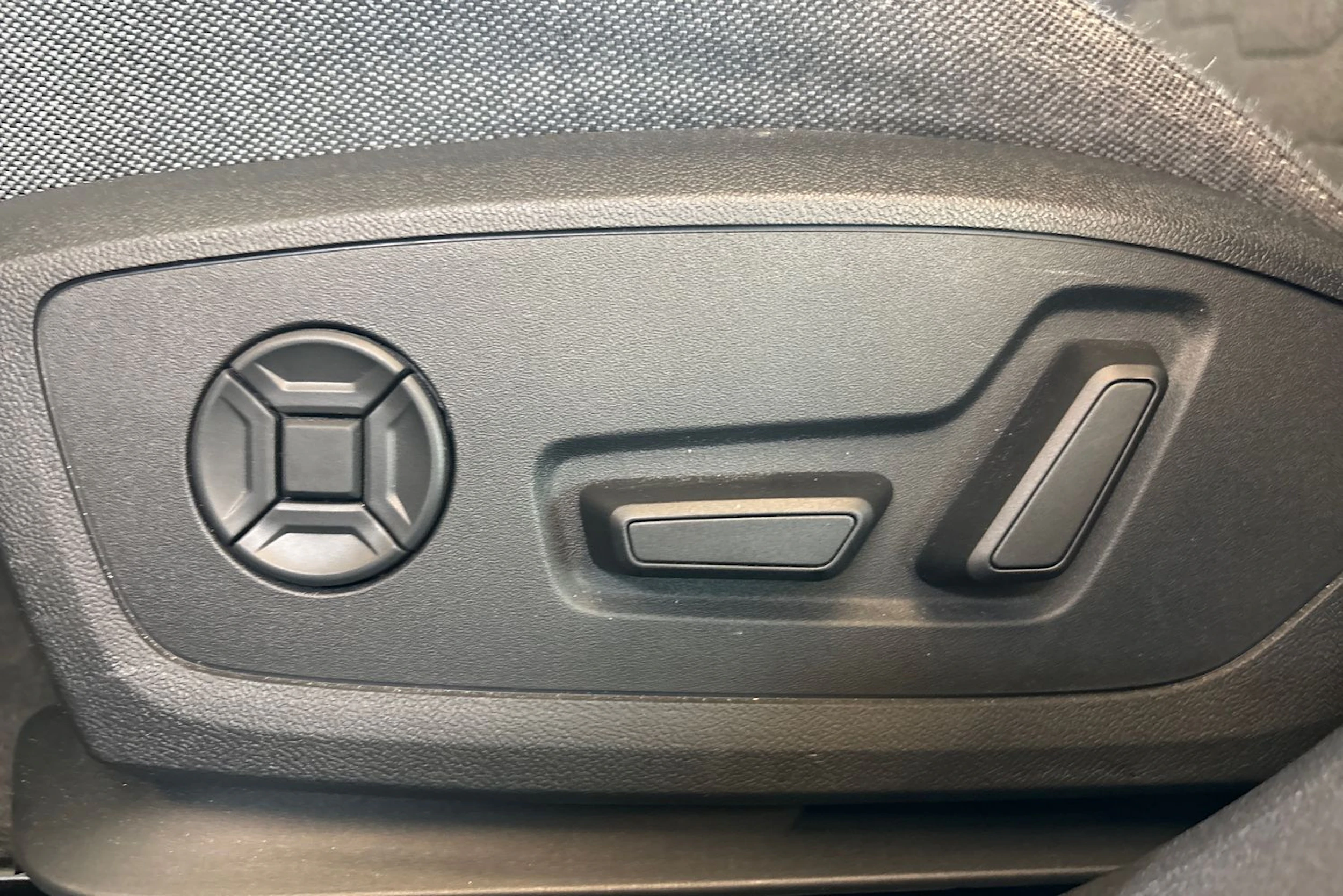 harmaa Audi A6 e-tron 2025 kuva 13.