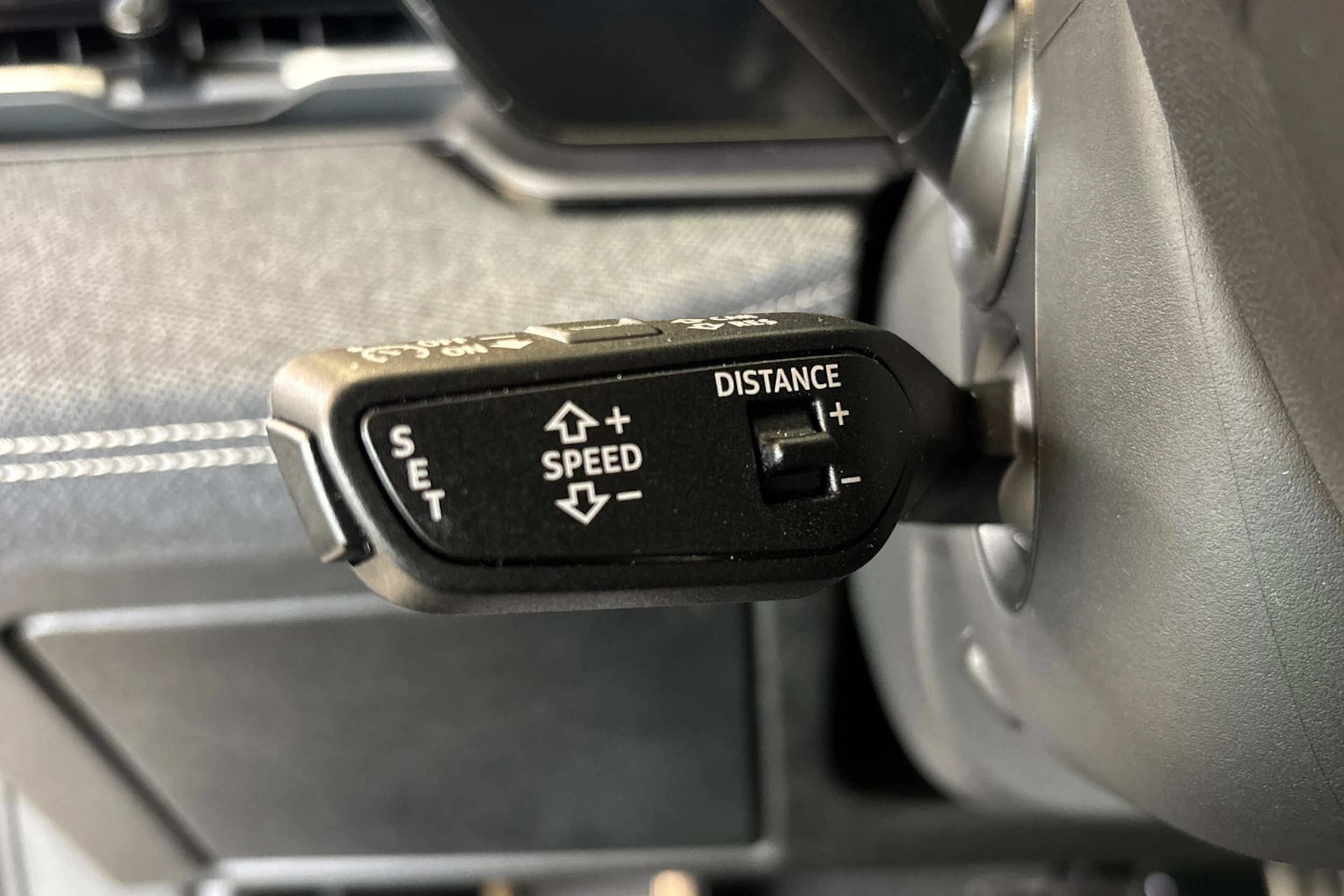 harmaa Audi A6 e-tron 2025 kuva 17.