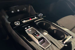 harmaa Audi A6 e-tron 2025 kuva 21.