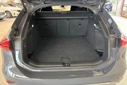 harmaa Audi A6 e-tron 2025 kuva 23.