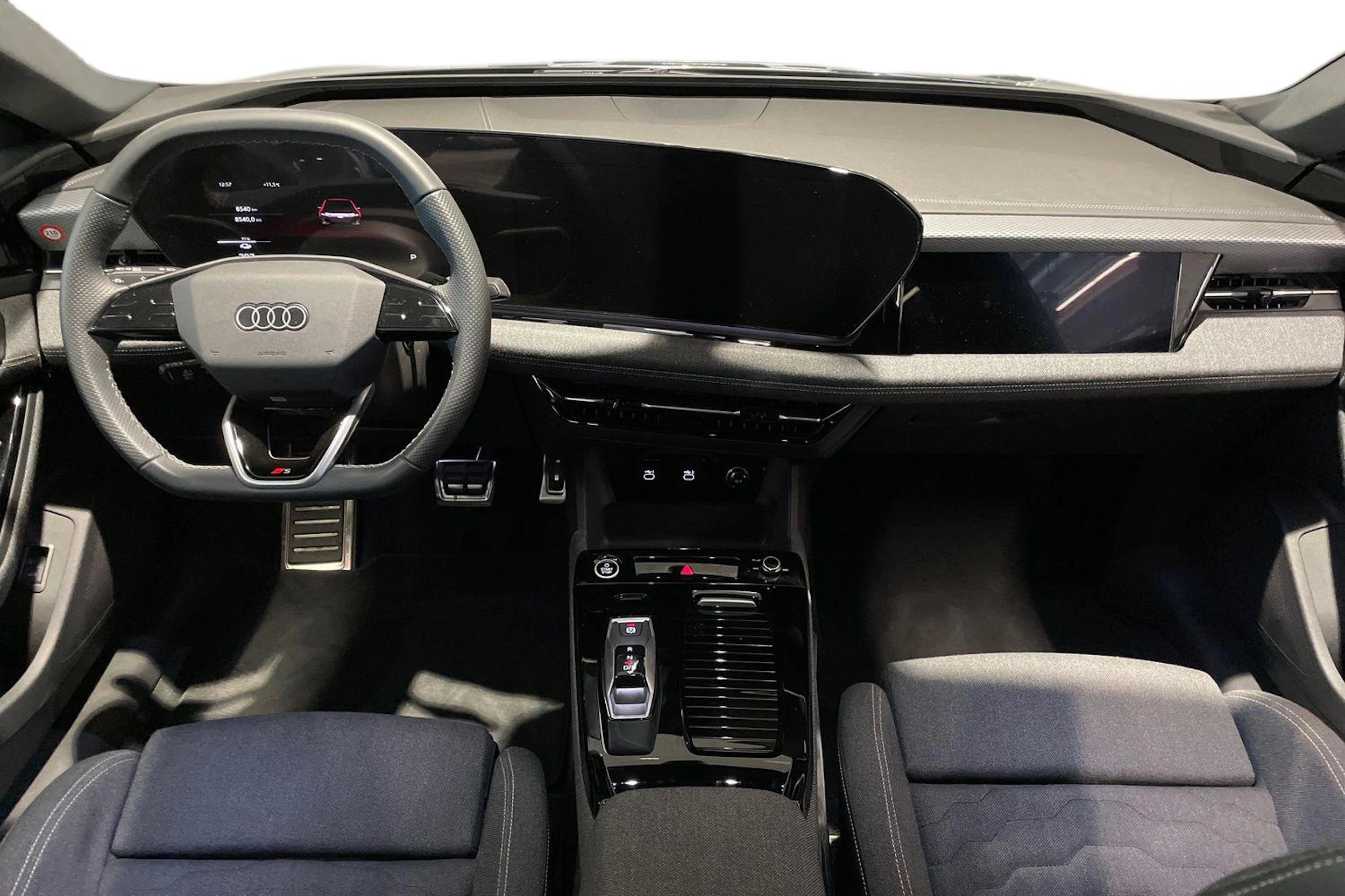 harmaa Audi A6 e-tron 2025 kuva 7.