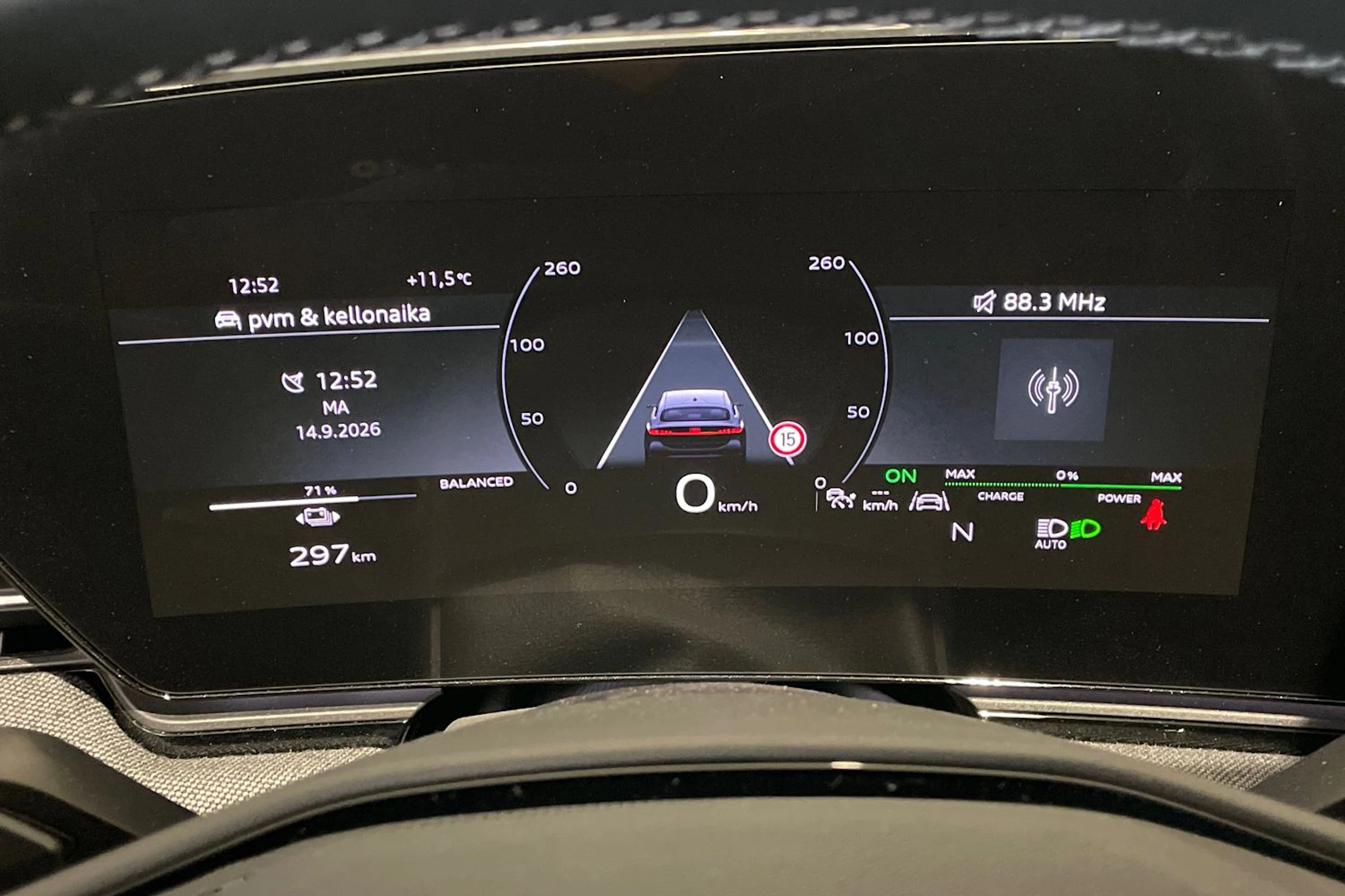 harmaa Audi A6 e-tron 2025 kuva 12.