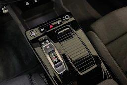 harmaa Audi A6 e-tron 2025 kuva 14.