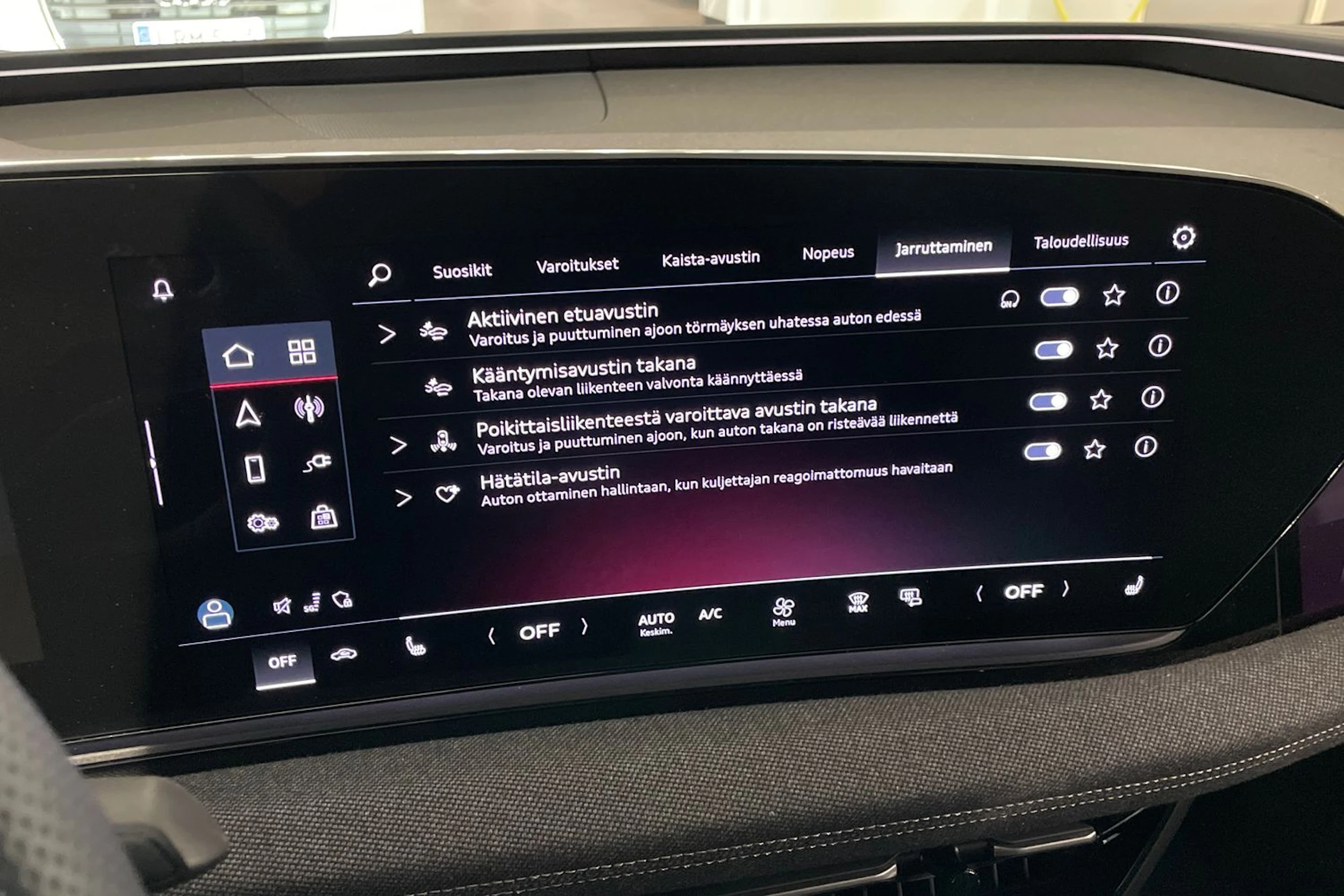 harmaa Audi A6 e-tron 2025 kuva 20.