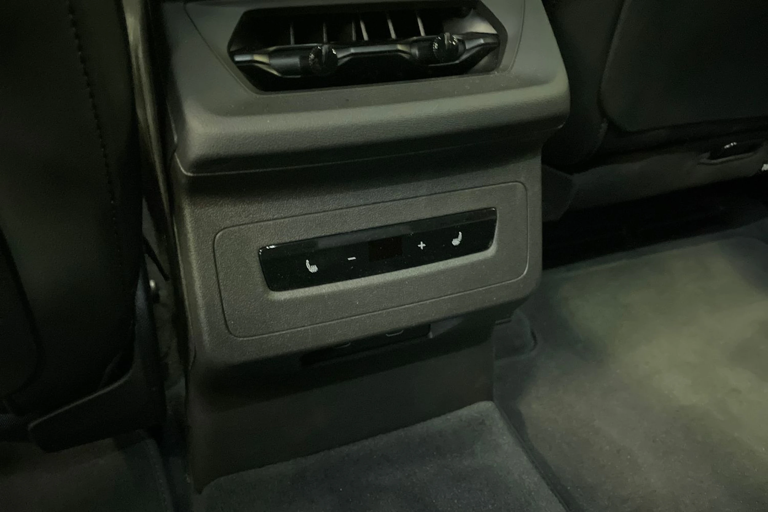 harmaa Audi A6 e-tron 2025 kuva 25.