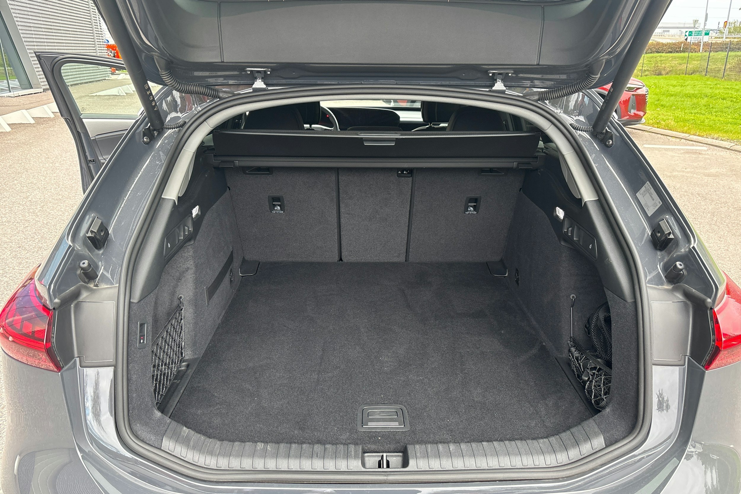 harmaa Audi A6 e-tron 2025 kuva 17.