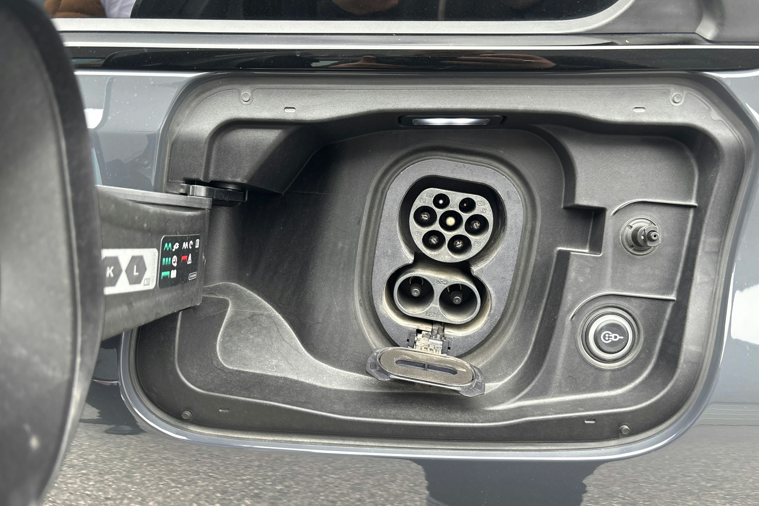 harmaa Audi A6 e-tron 2025 kuva 20.