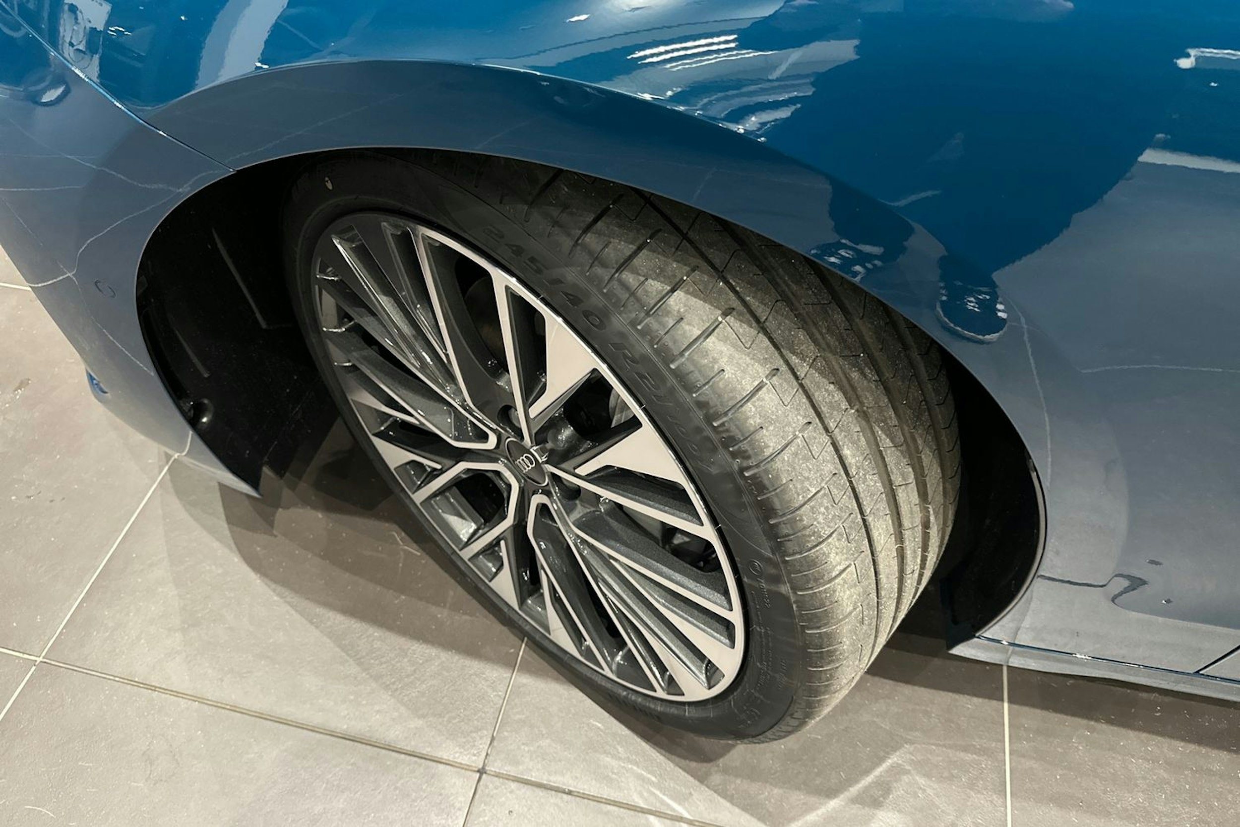 sininen Audi A6 e-tron 2025 kuva 10.