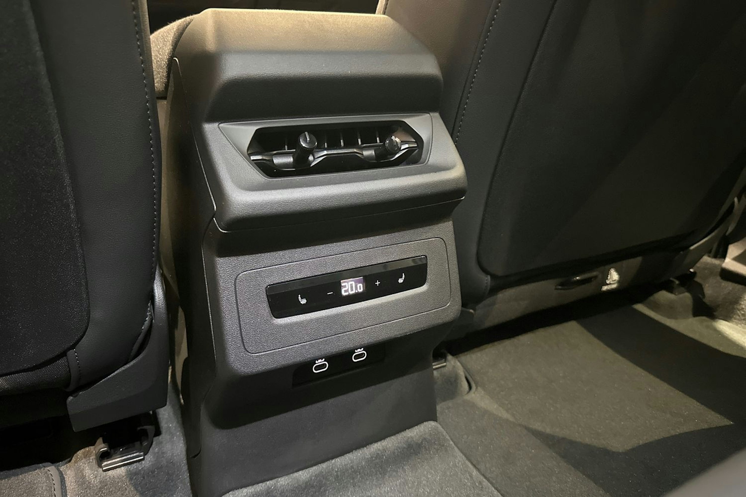 sininen Audi A6 e-tron 2025 kuva 11.