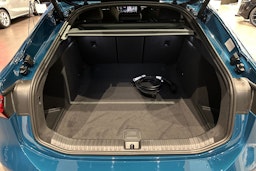 sininen Audi A6 e-tron 2025 kuva 12.