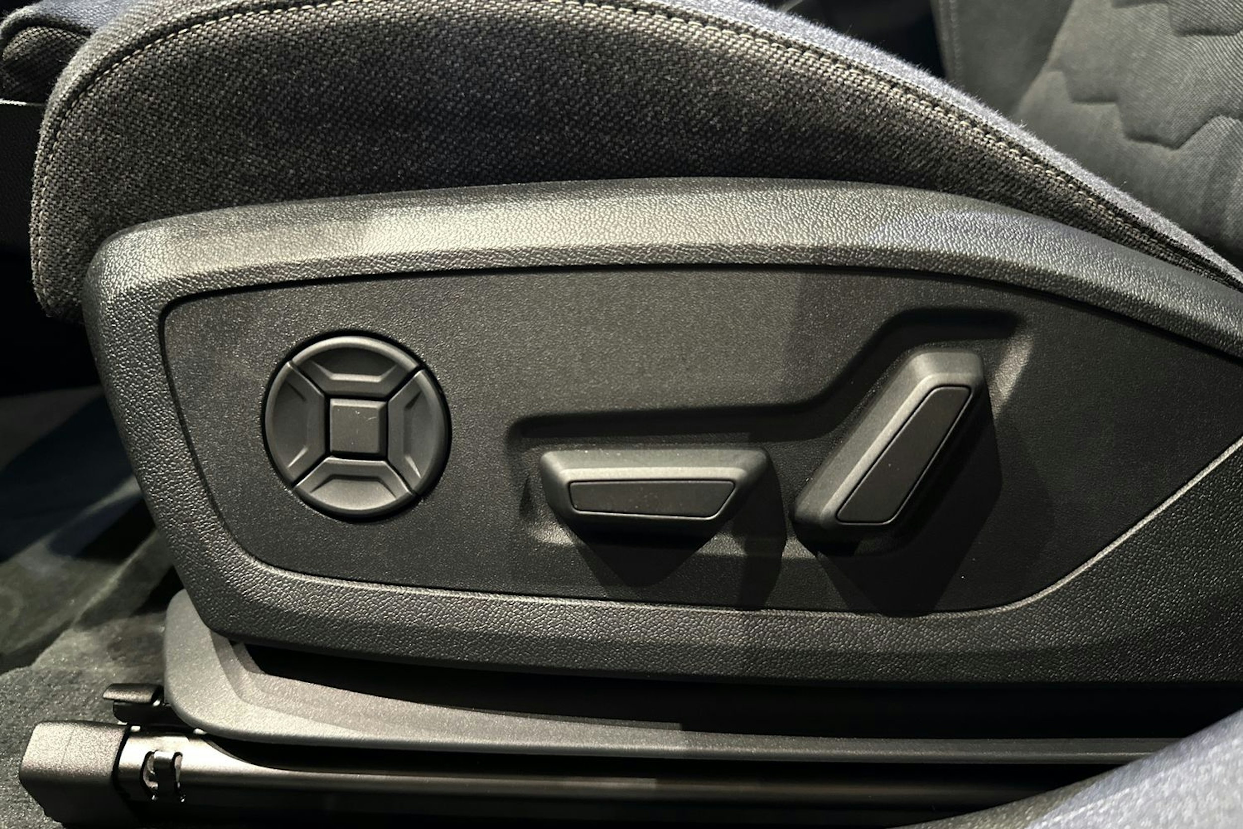 sininen Audi A6 e-tron 2025 kuva 15.