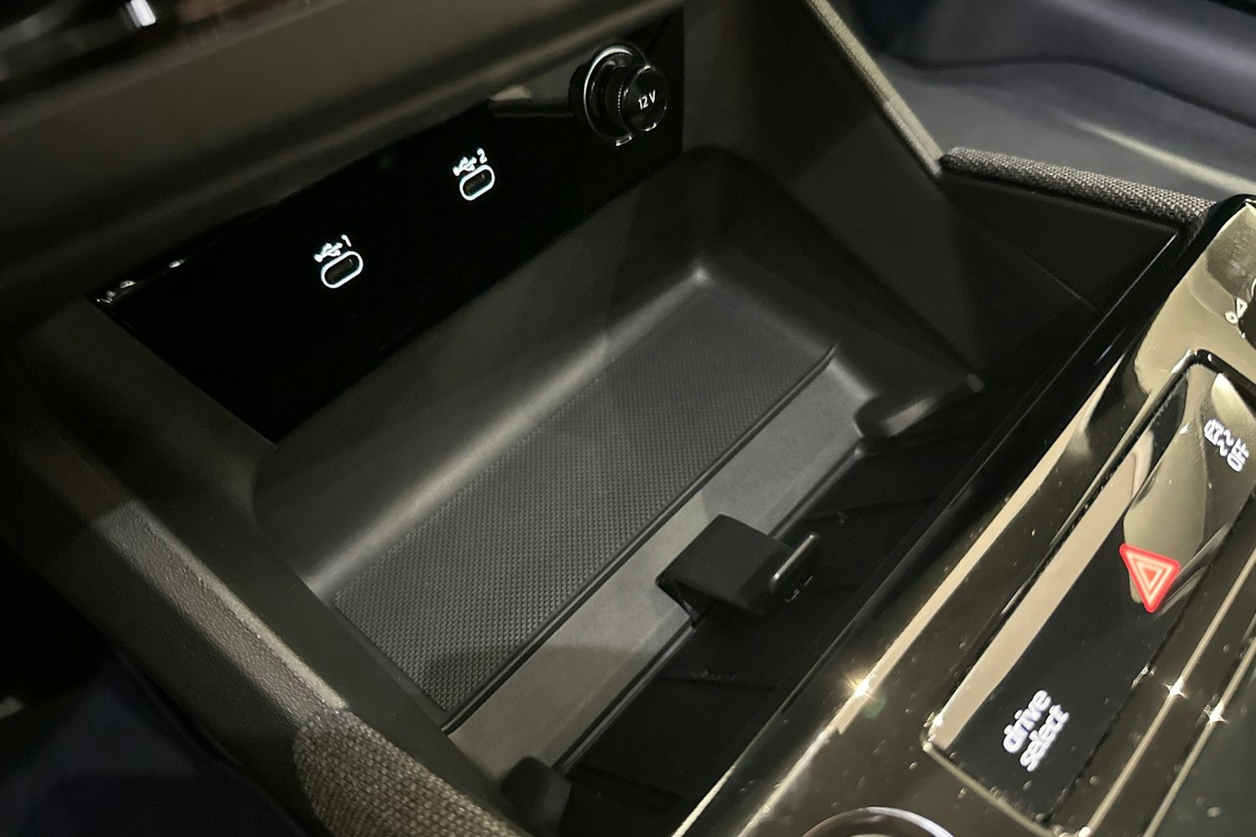 sininen Audi A6 e-tron 2025 kuva 19.