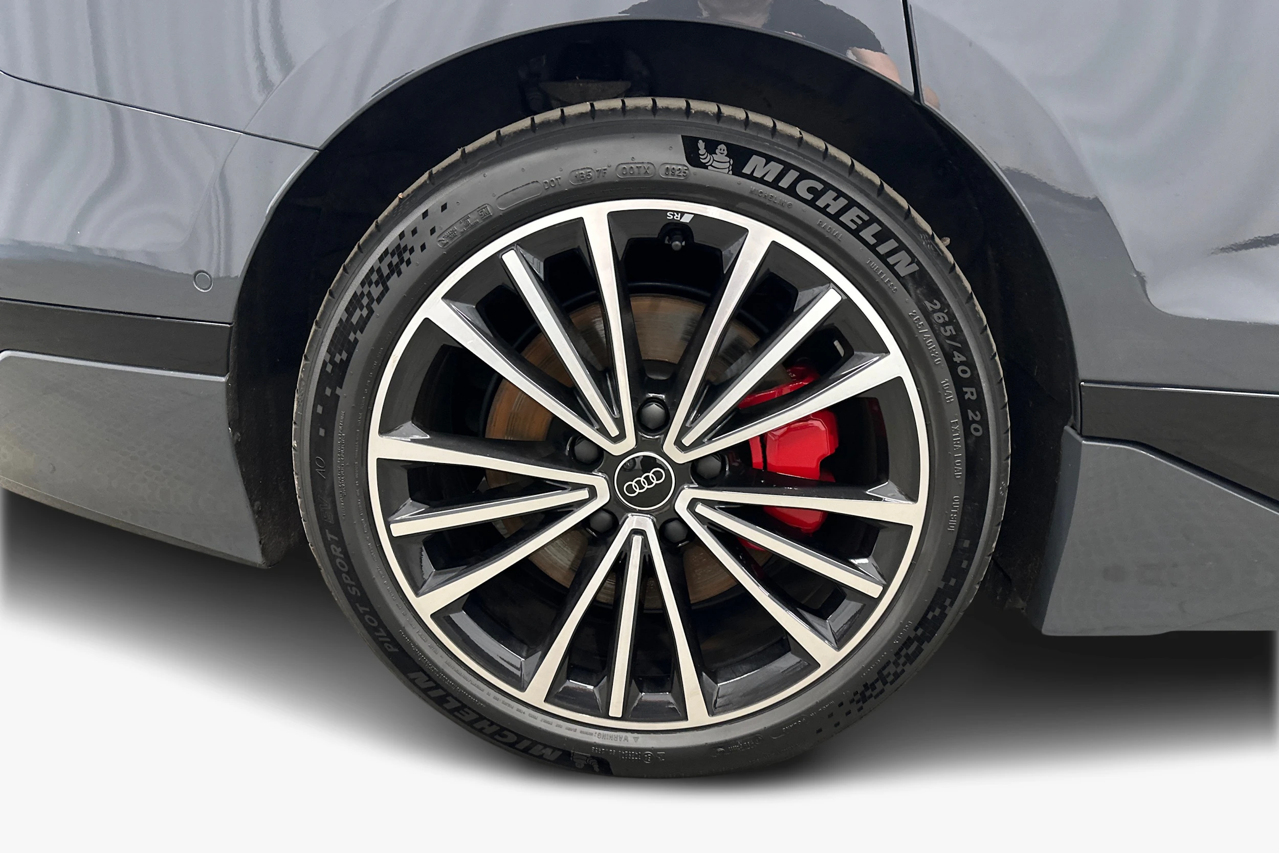 harmaa Audi A6 e-tron 2025 kuva 9.