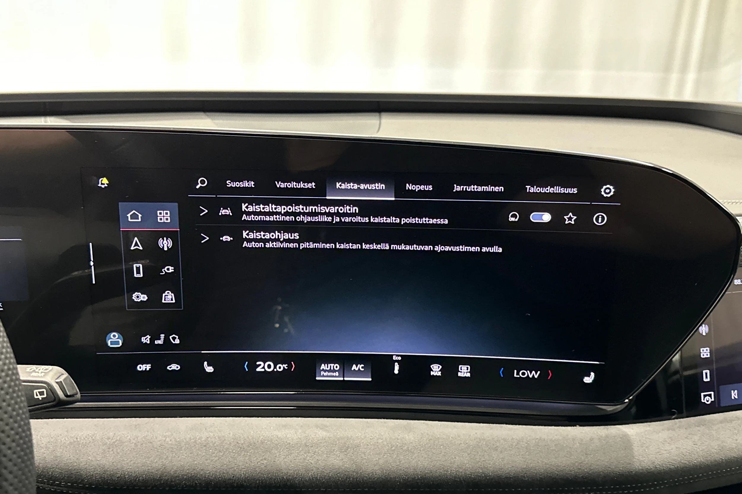 harmaa Audi A6 e-tron 2025 kuva 22.