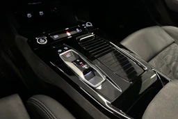 harmaa Audi A6 e-tron 2025 kuva 27.