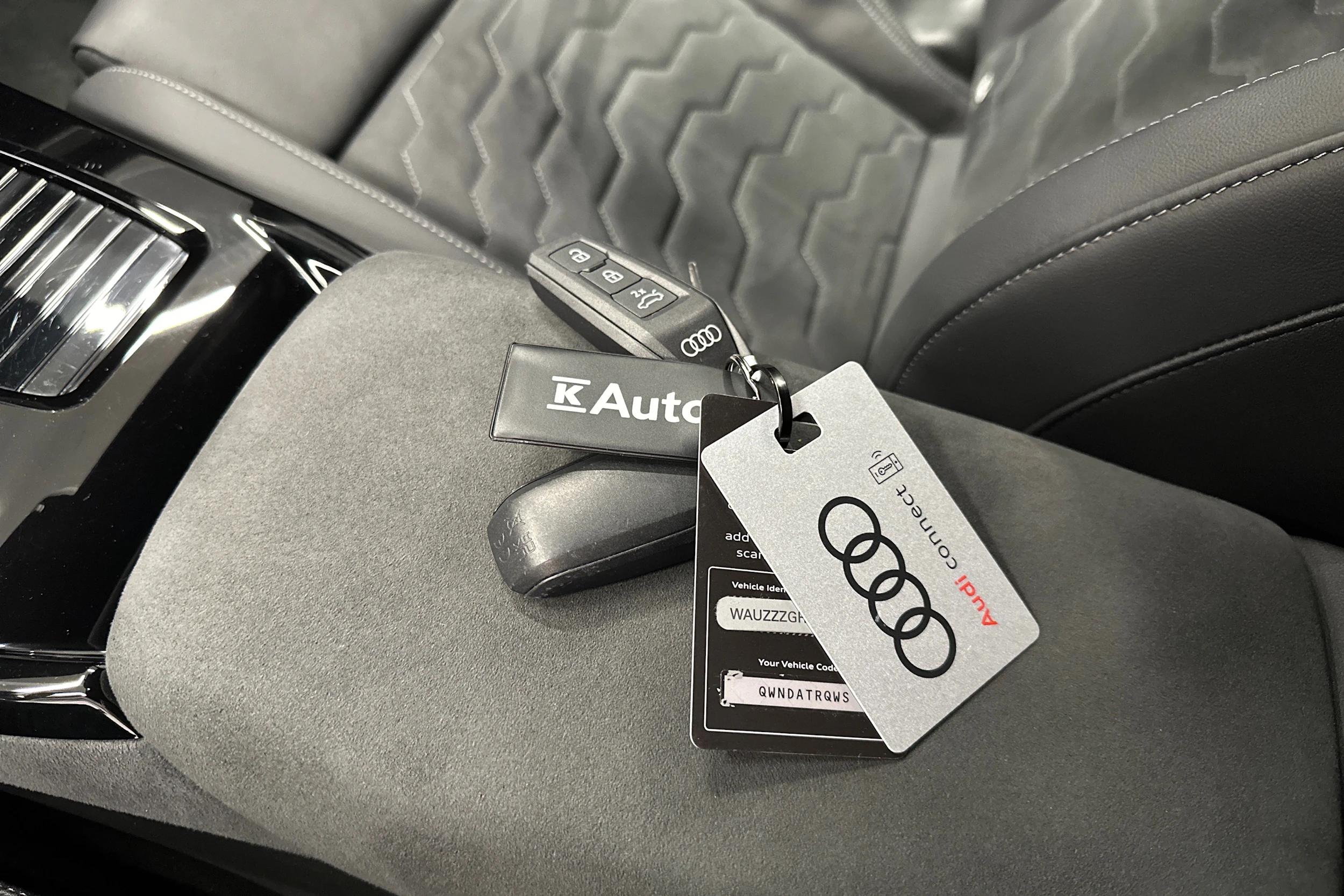 harmaa Audi A6 e-tron 2025 kuva 39.