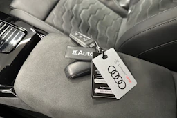 harmaa Audi A6 e-tron 2025 kuva 39.
