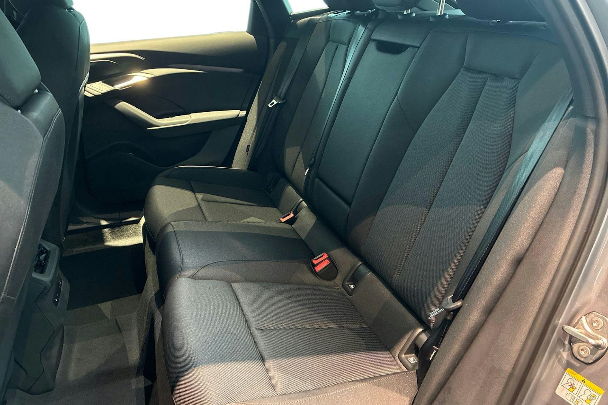 Harmaa Audi A6 e-tron 2025 kuva 8.