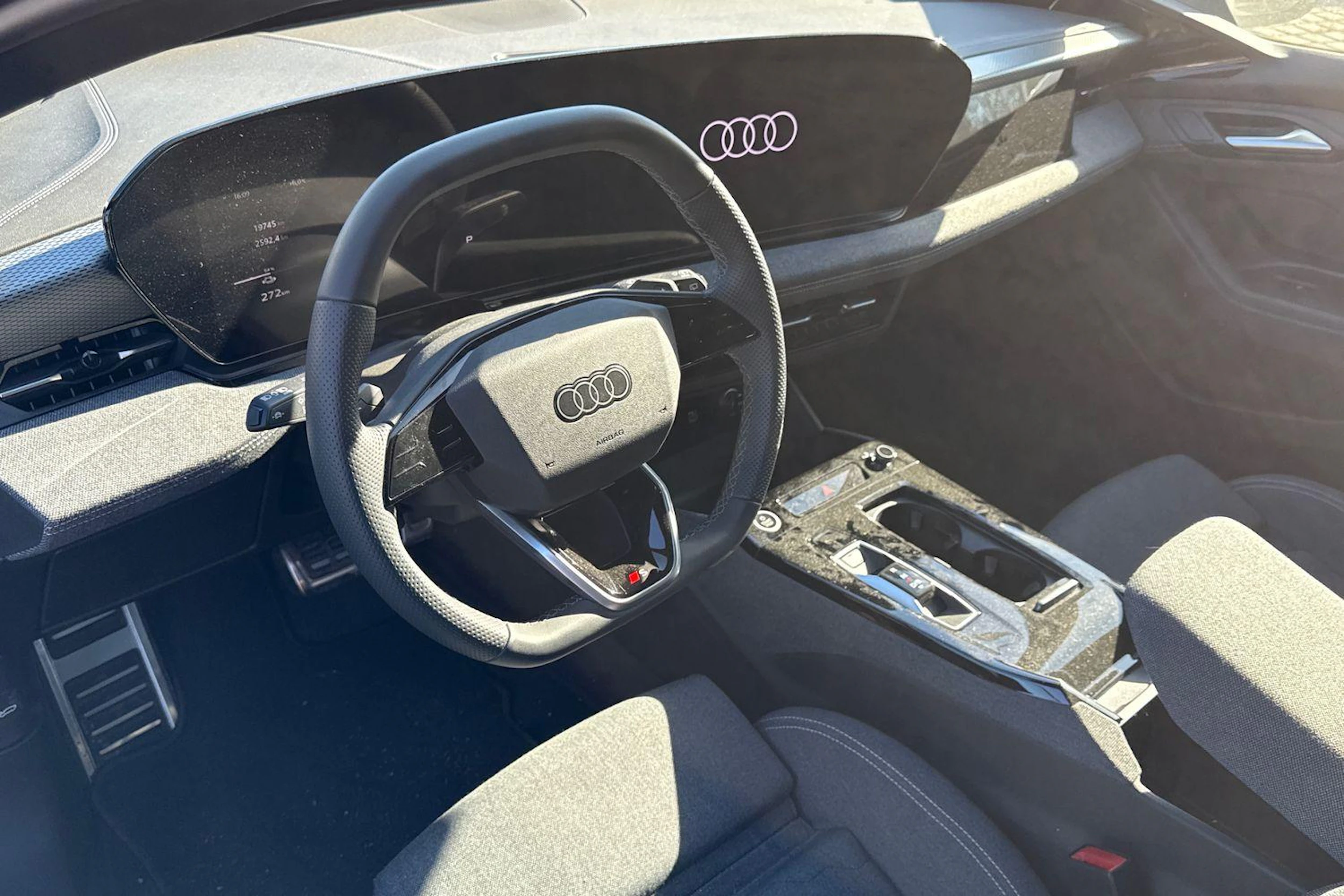 harmaa Audi A6 e-tron 2025 kuva 3.