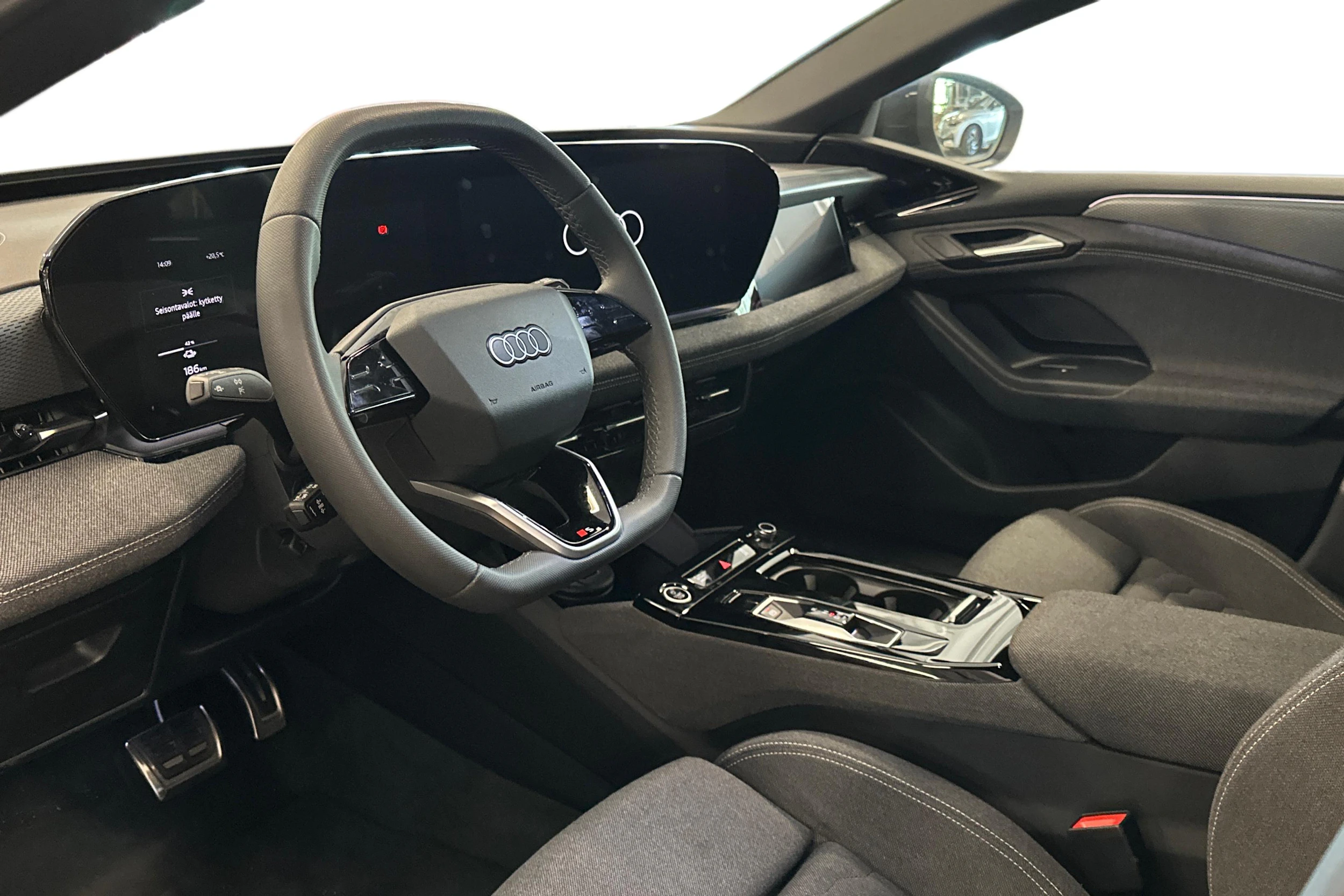 keltainen Audi A6 e-tron 2025 kuva 3.
