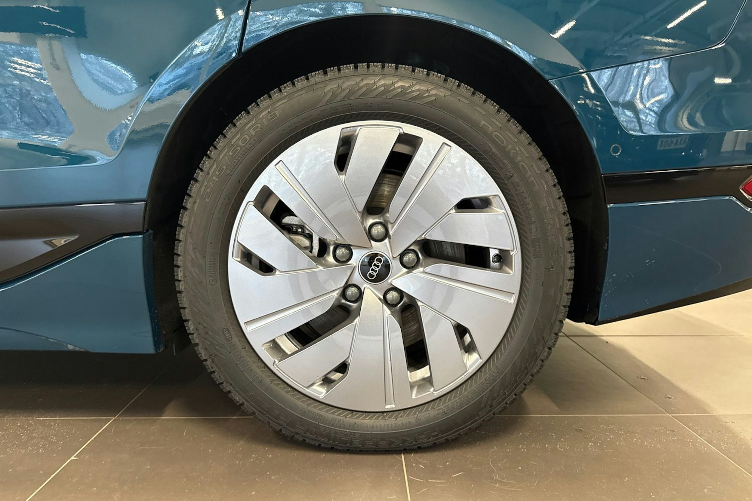 met. sininen Audi A6 e-tron 2025 kuva 10.