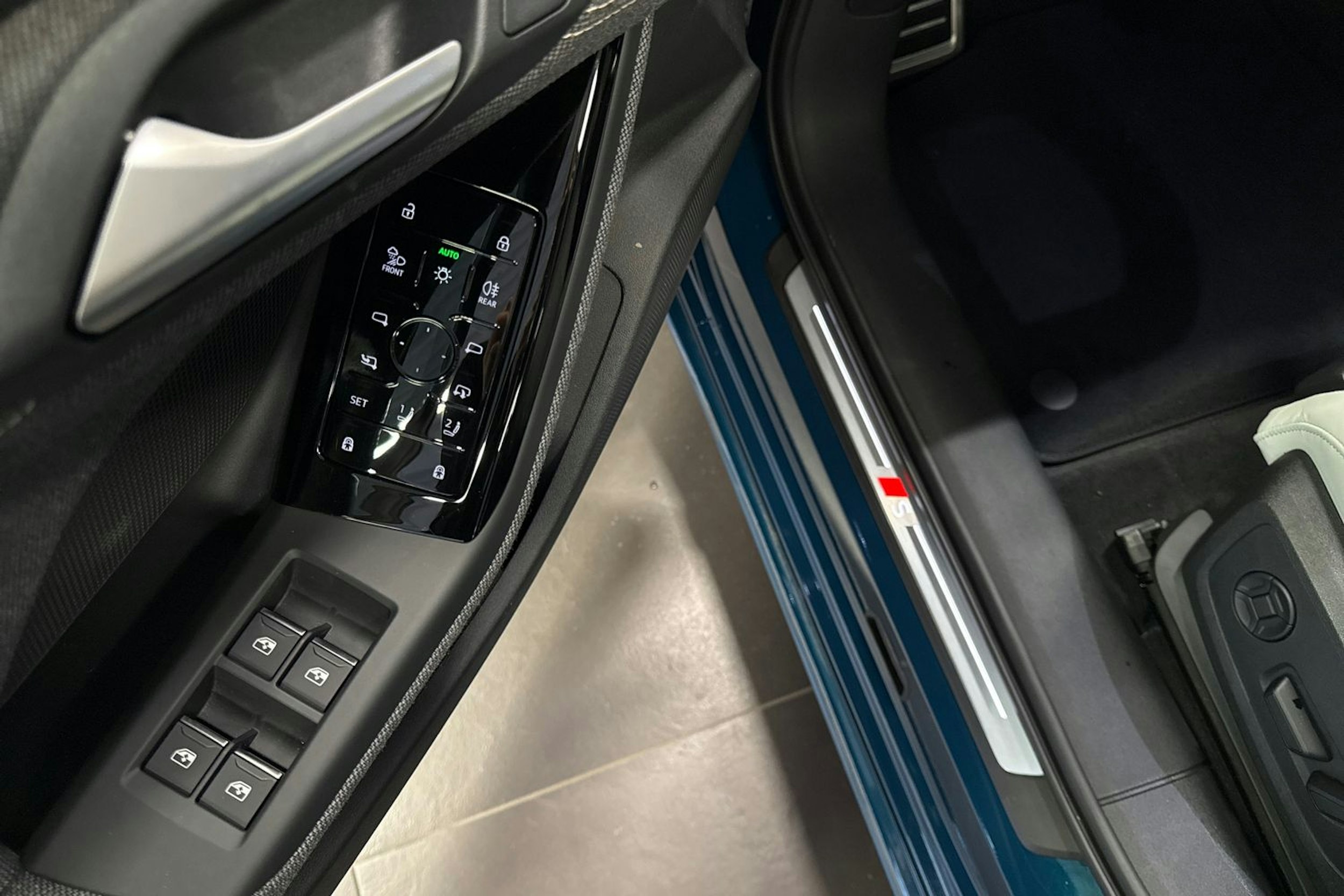 met. sininen Audi A6 e-tron 2025 kuva 15.