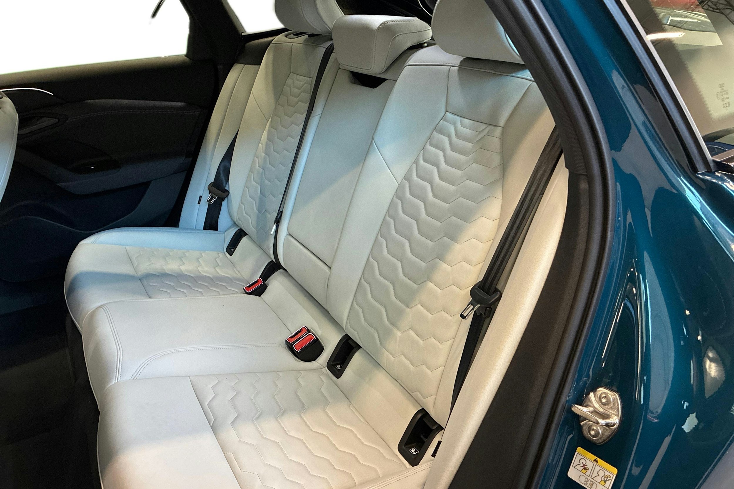 sininen Audi A6 e-tron 2025 kuva 8.