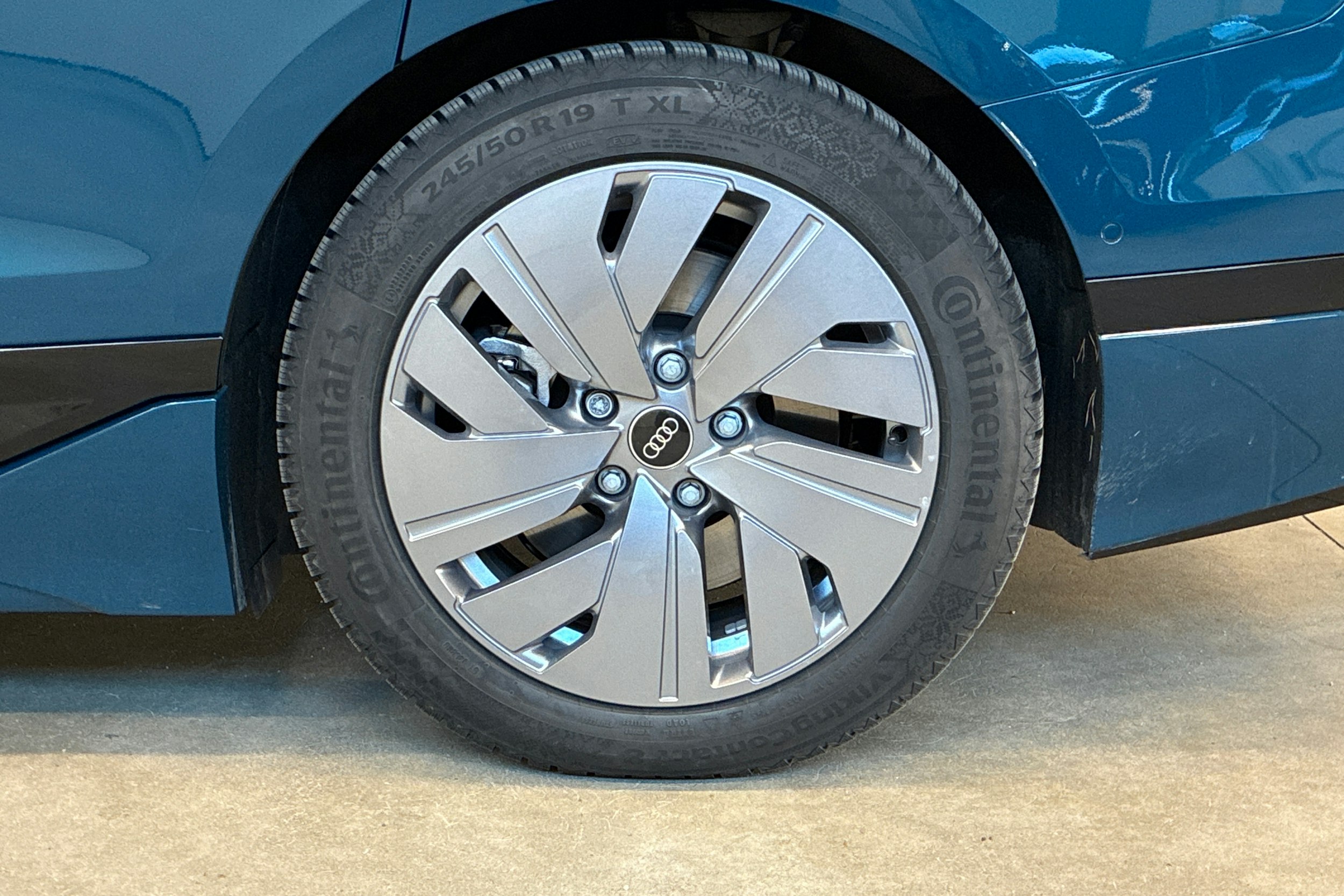 sininen Audi A6 e-tron 2025 kuva 10.