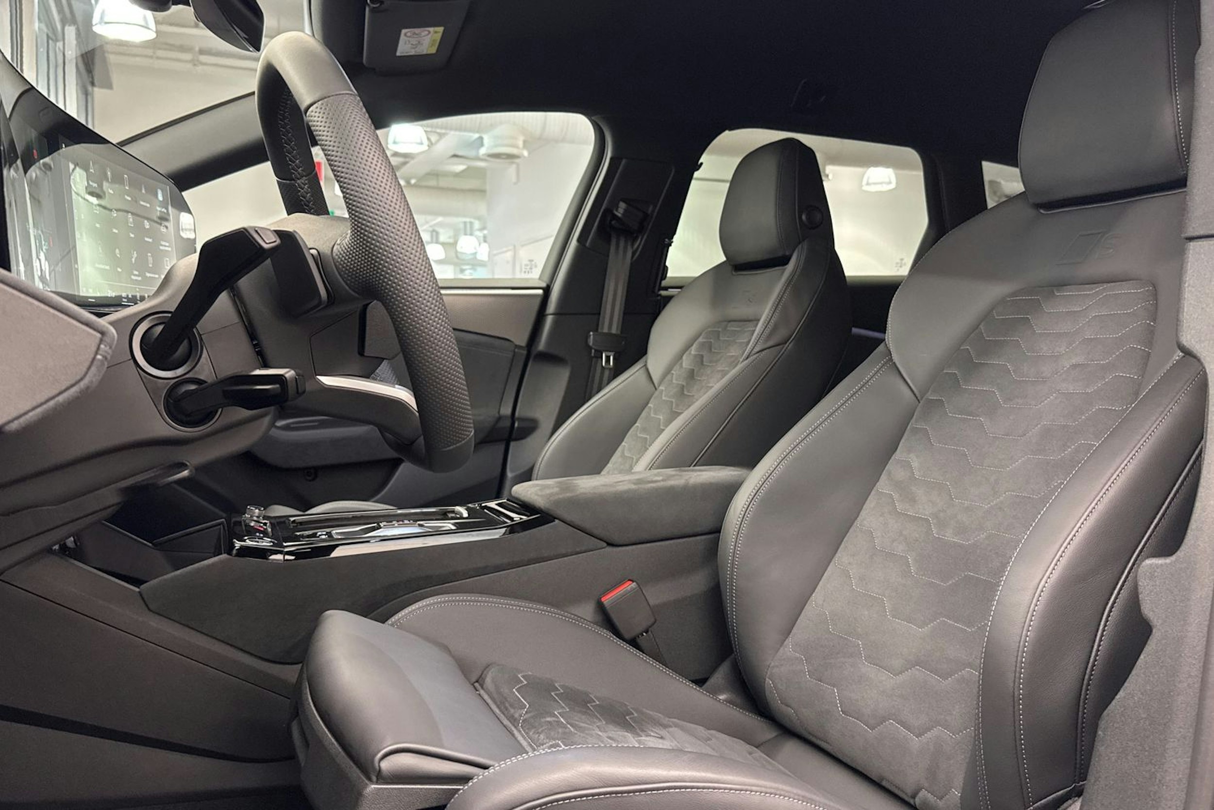 Harmaa Audi A6 e-tron 2025 kuva 25.