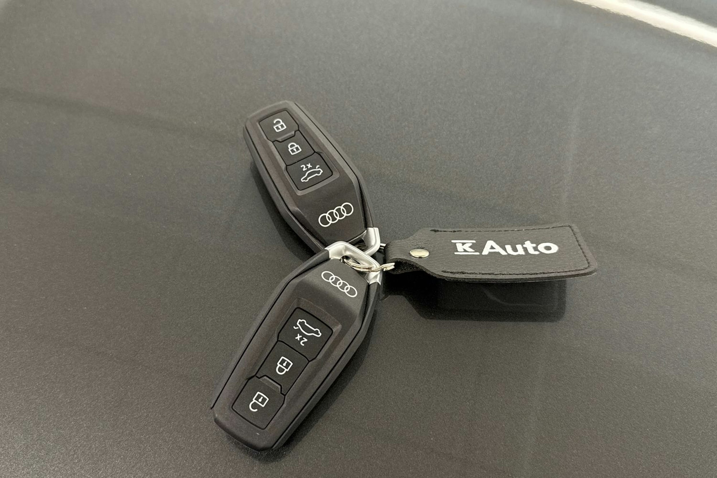 Harmaa Audi A6 e-tron 2025 kuva 34.