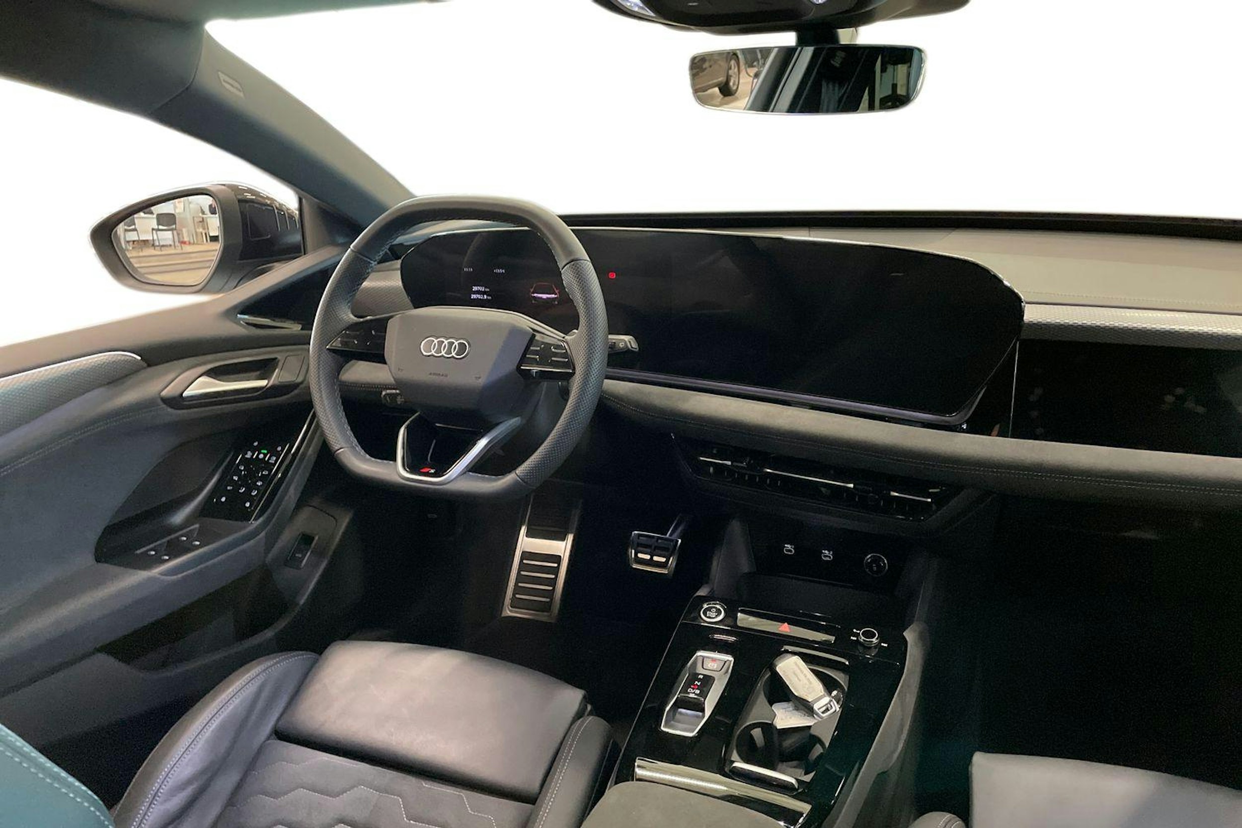 met. harmaa Audi A6 e-tron 2025 kuva 9.