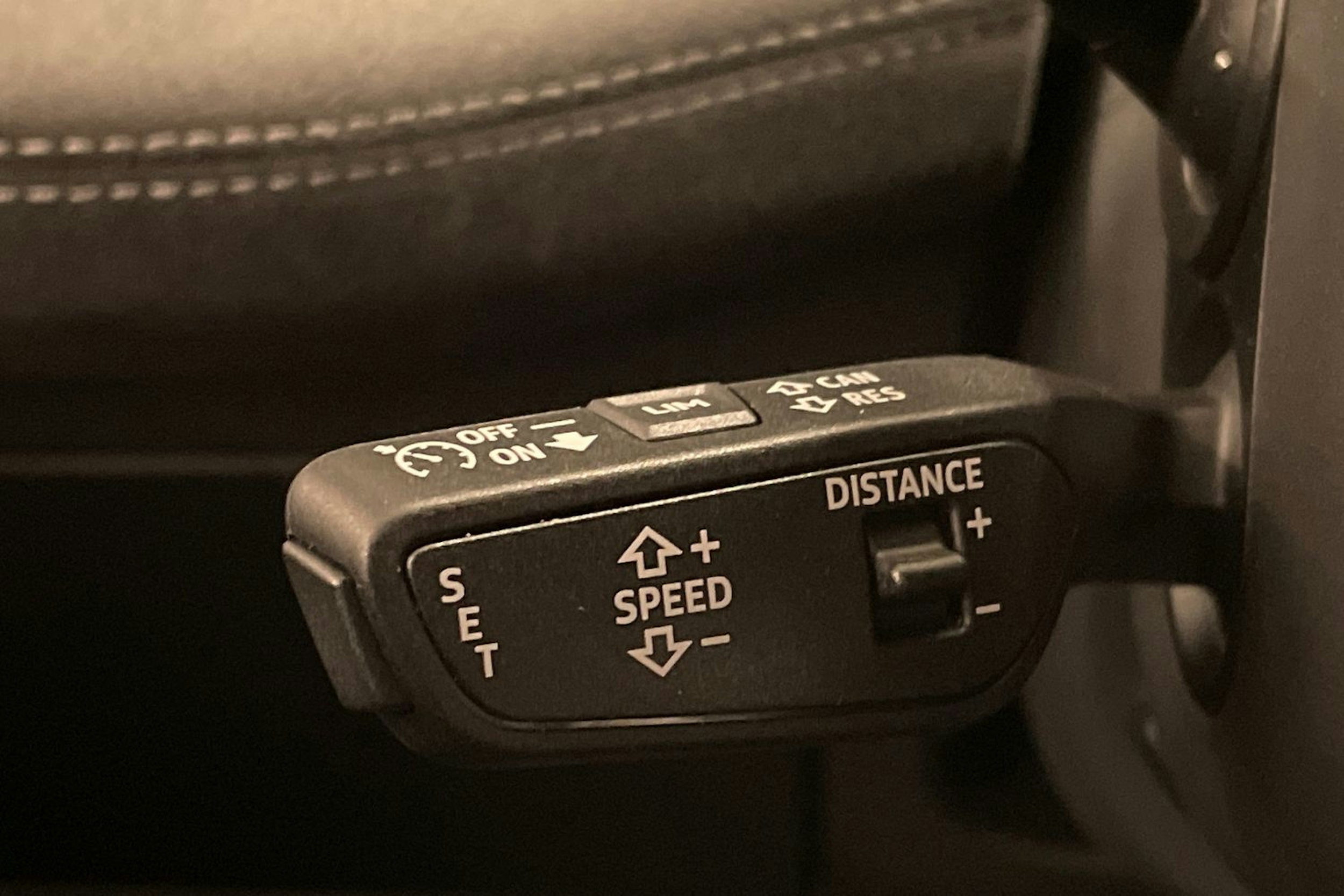 met. harmaa Audi A6 e-tron 2025 kuva 22.