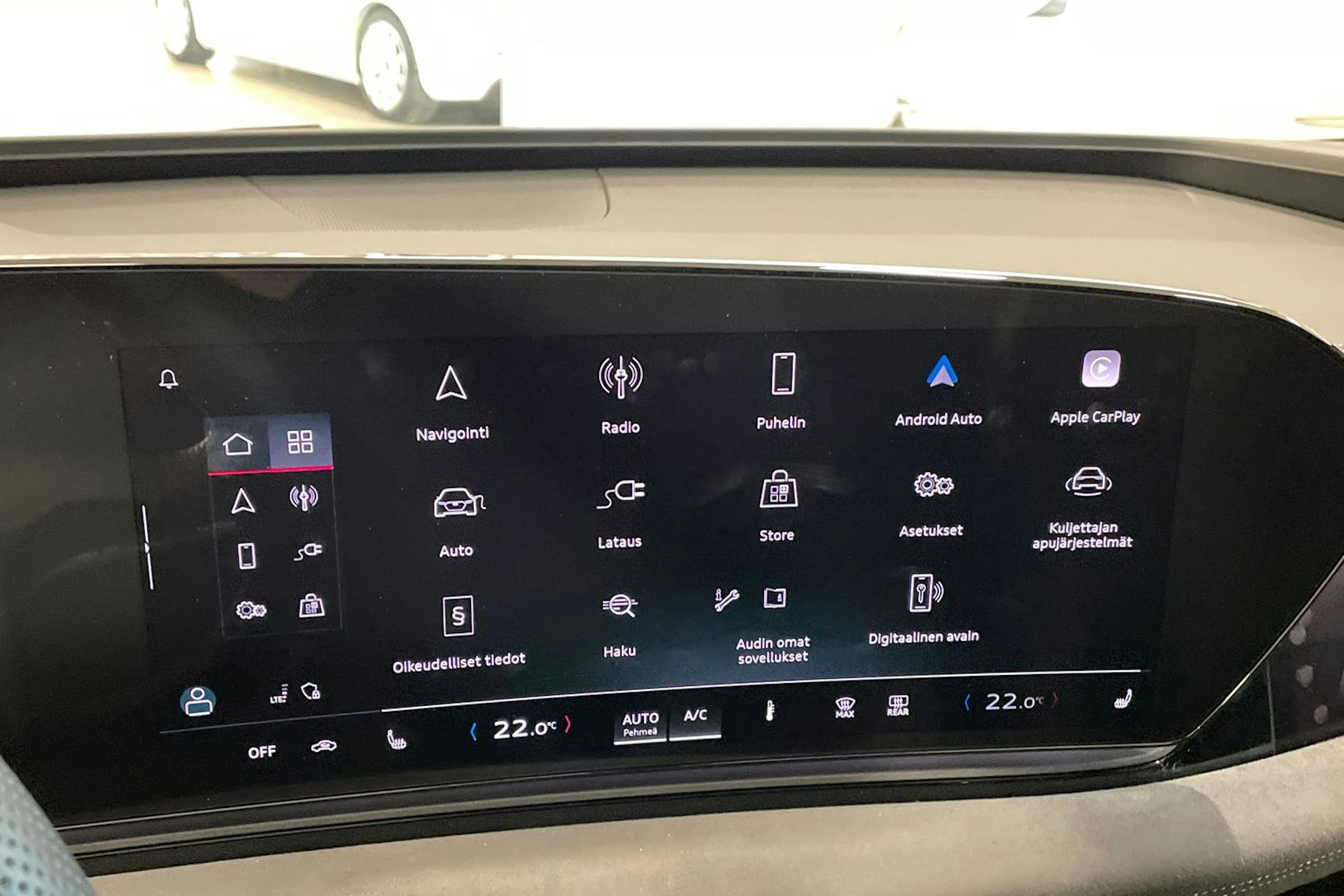 met. harmaa Audi A6 e-tron 2025 kuva 28.