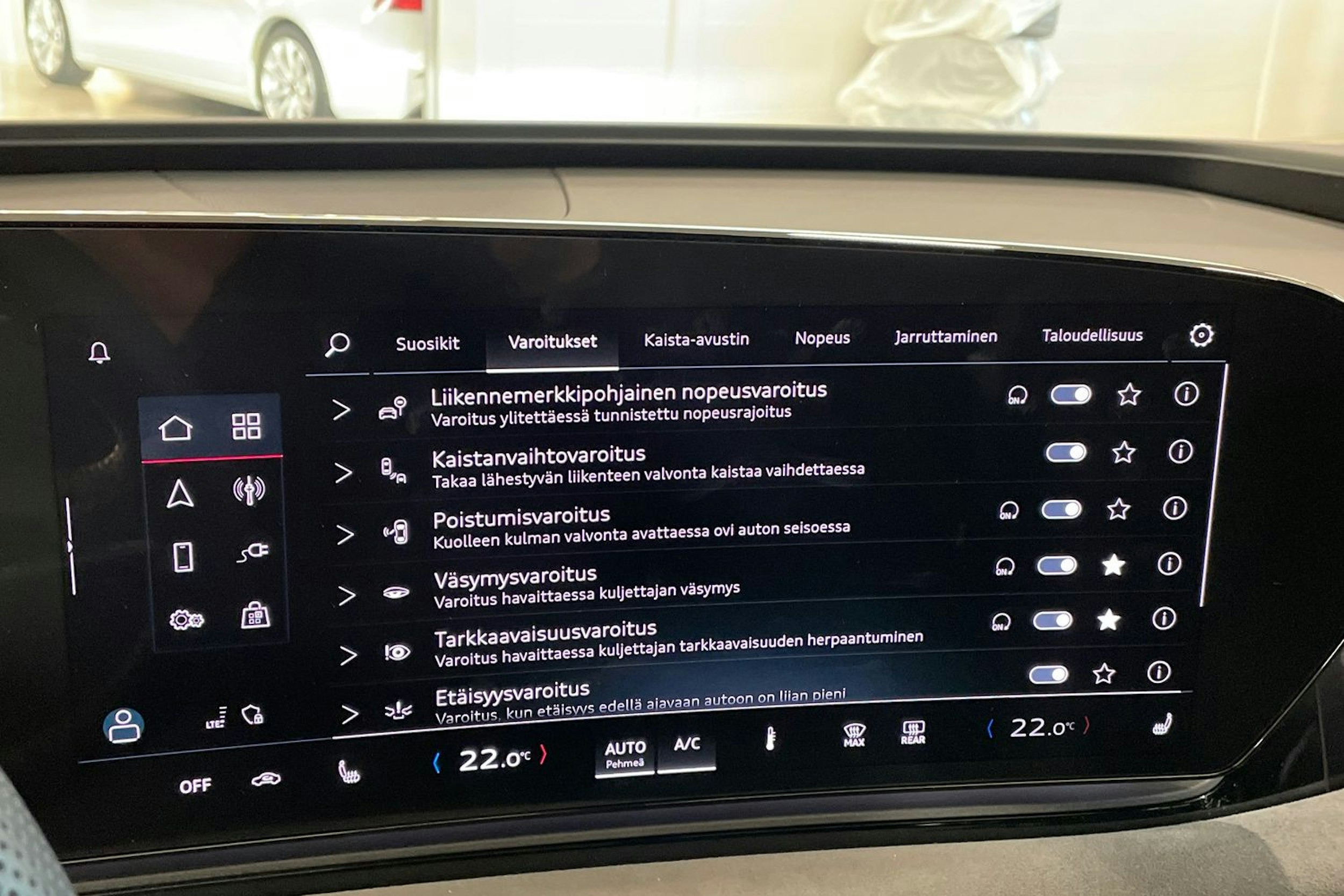 met. harmaa Audi A6 e-tron 2025 kuva 31.