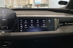 met. harmaa Audi A6 e-tron 2025 kuva 33.