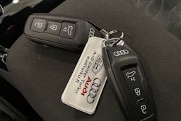 met. harmaa Audi A6 e-tron 2025 kuva 35.