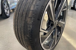 met. harmaa Audi A6 e-tron 2025 kuva 40.