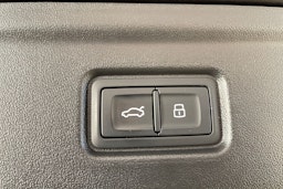 met. harmaa Audi A6 e-tron 2025 kuva 41.