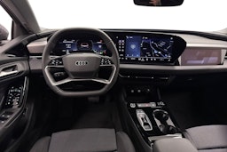 harmaa Audi A6 e-tron 2026 kuva 7.