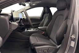 harmaa Audi A6 e-tron 2026 kuva 8.