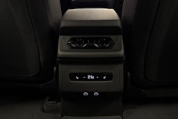 harmaa Audi A6 e-tron 2026 kuva 12.