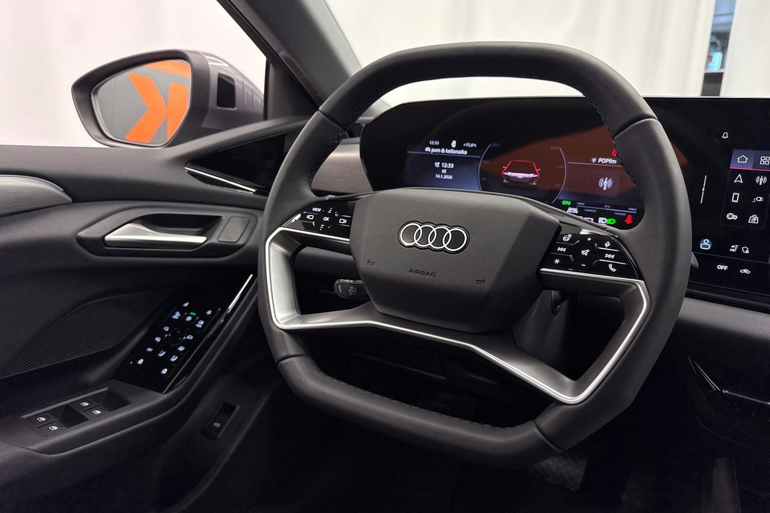 harmaa Audi A6 e-tron 2026 kuva 13.