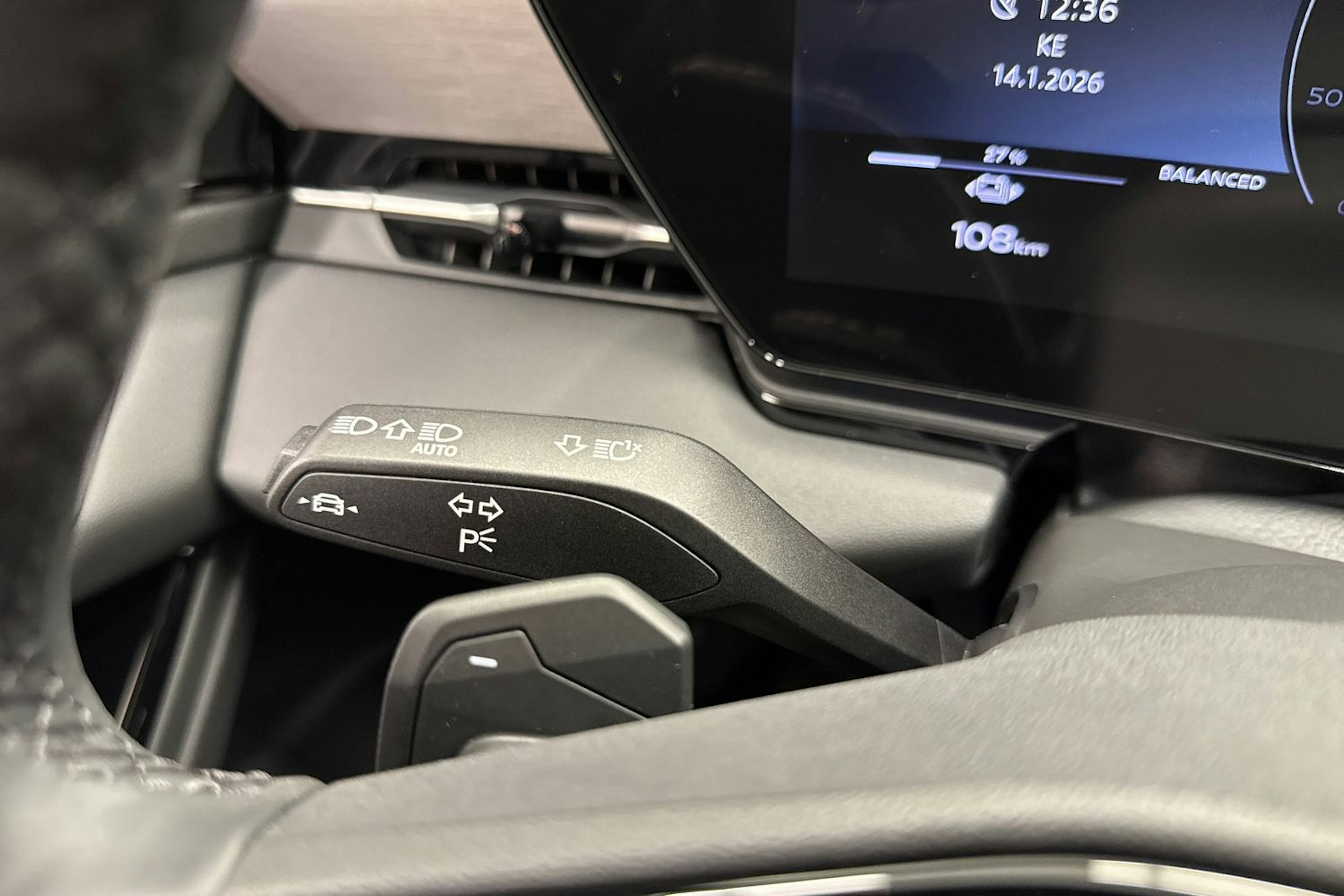 harmaa Audi A6 e-tron 2026 kuva 15.