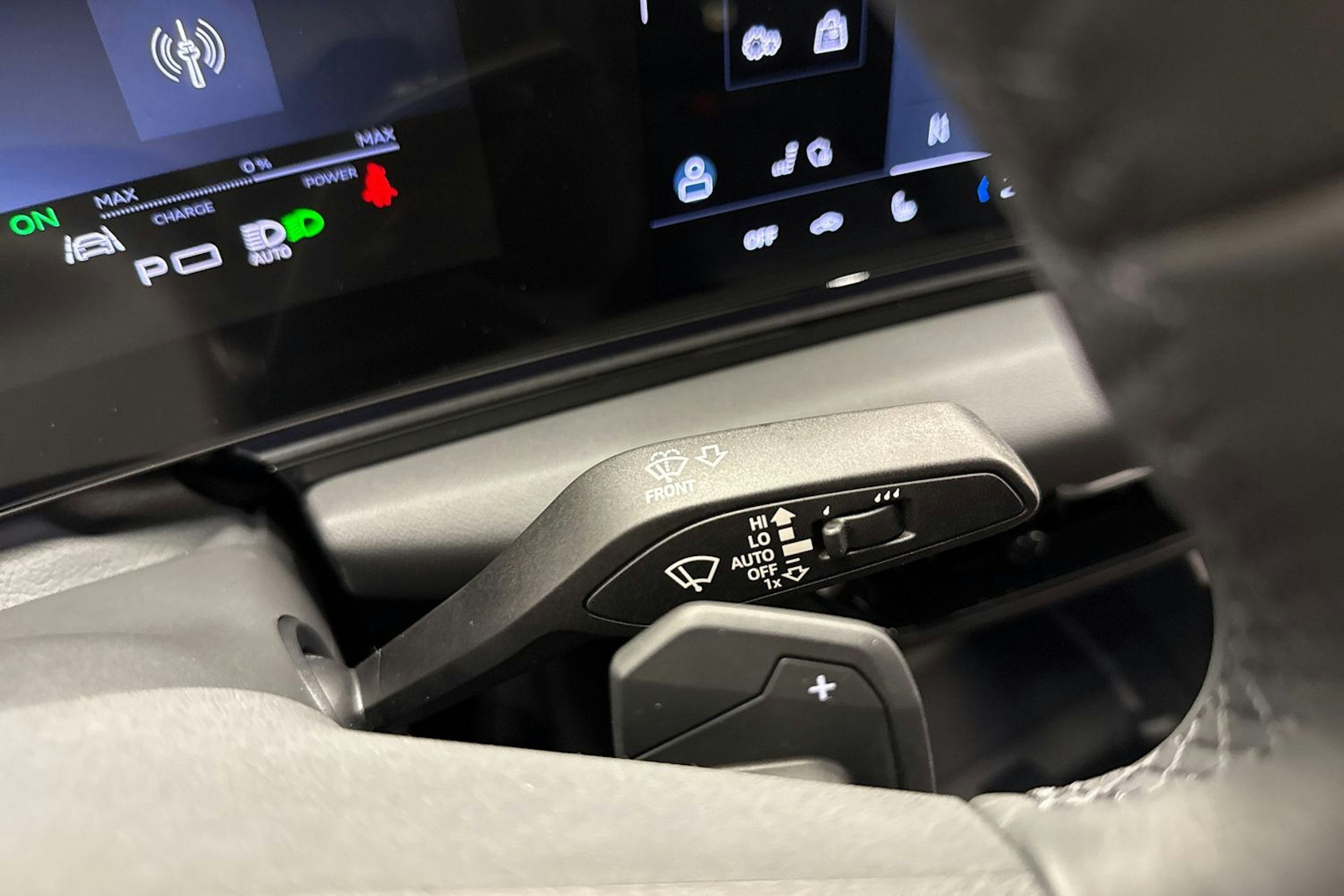 harmaa Audi A6 e-tron 2026 kuva 16.